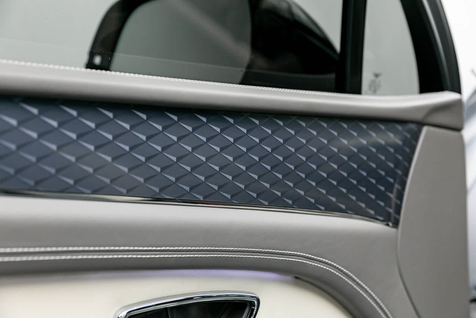 Thumbnail: 2022 Bentley Bentayga - 26