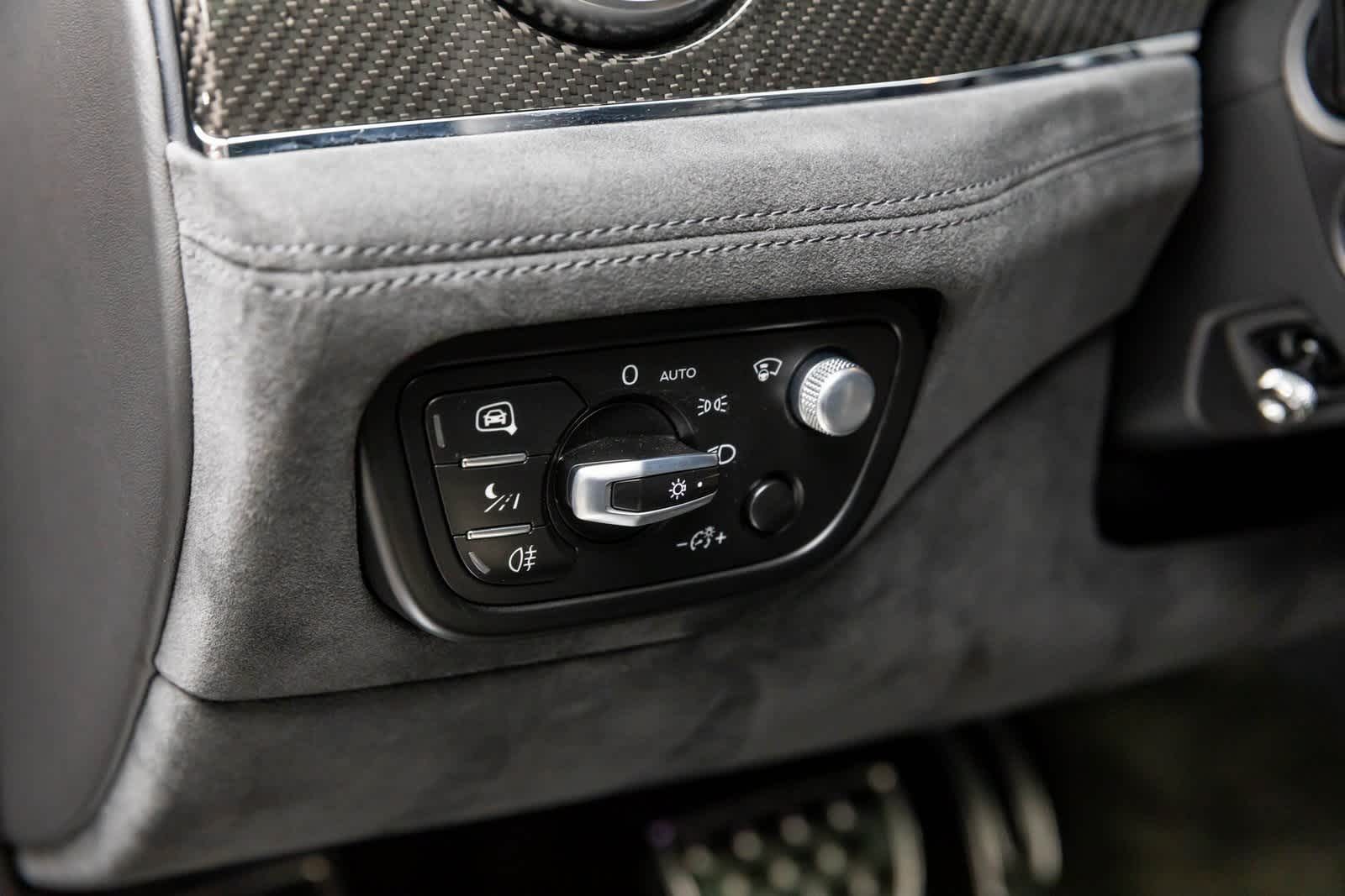 Thumbnail: 2020 Bentley Bentayga - 30