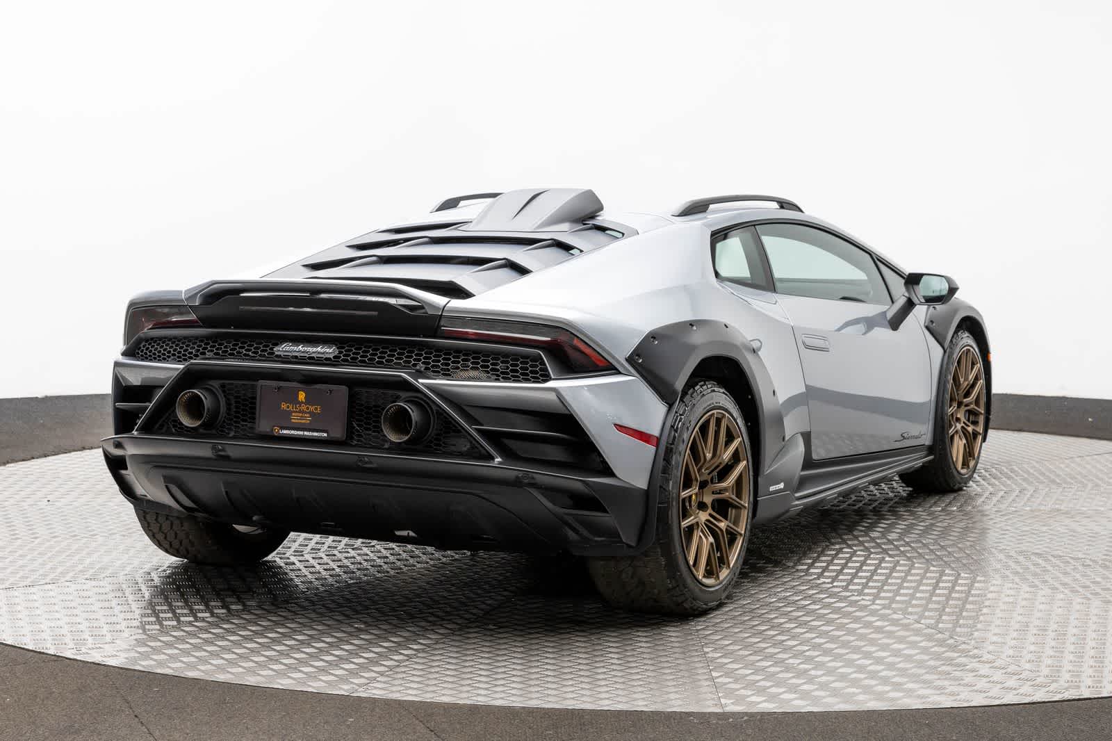 Thumbnail: 2024 Lamborghini Huracan - 22