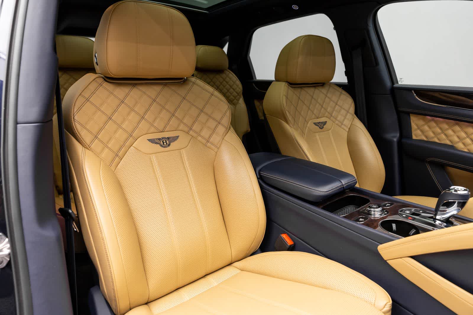 Thumbnail: 2021 Bentley Bentayga - 17