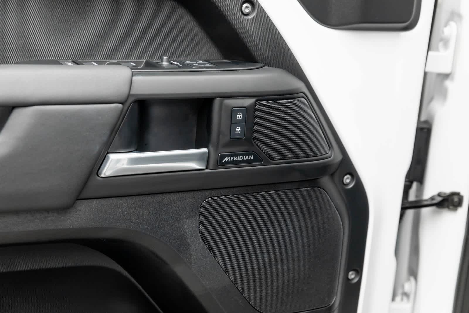 Thumbnail: 2025 Land Rover Defender - 24