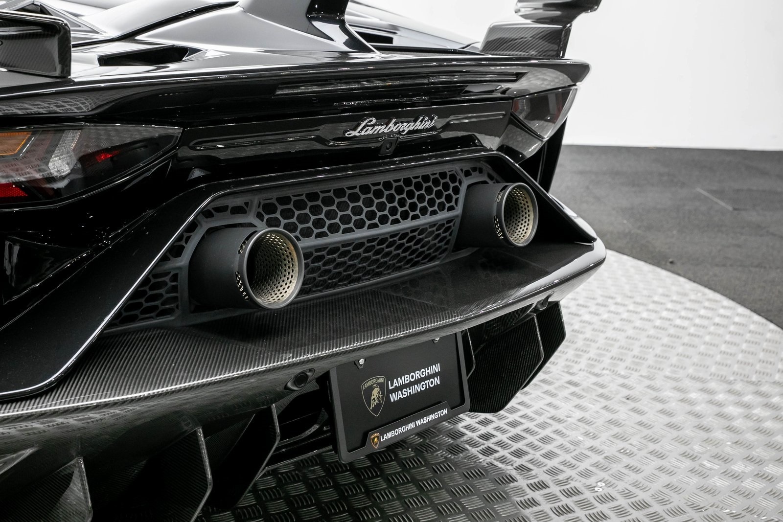 2021 Lamborghini Aventador SVJ 6