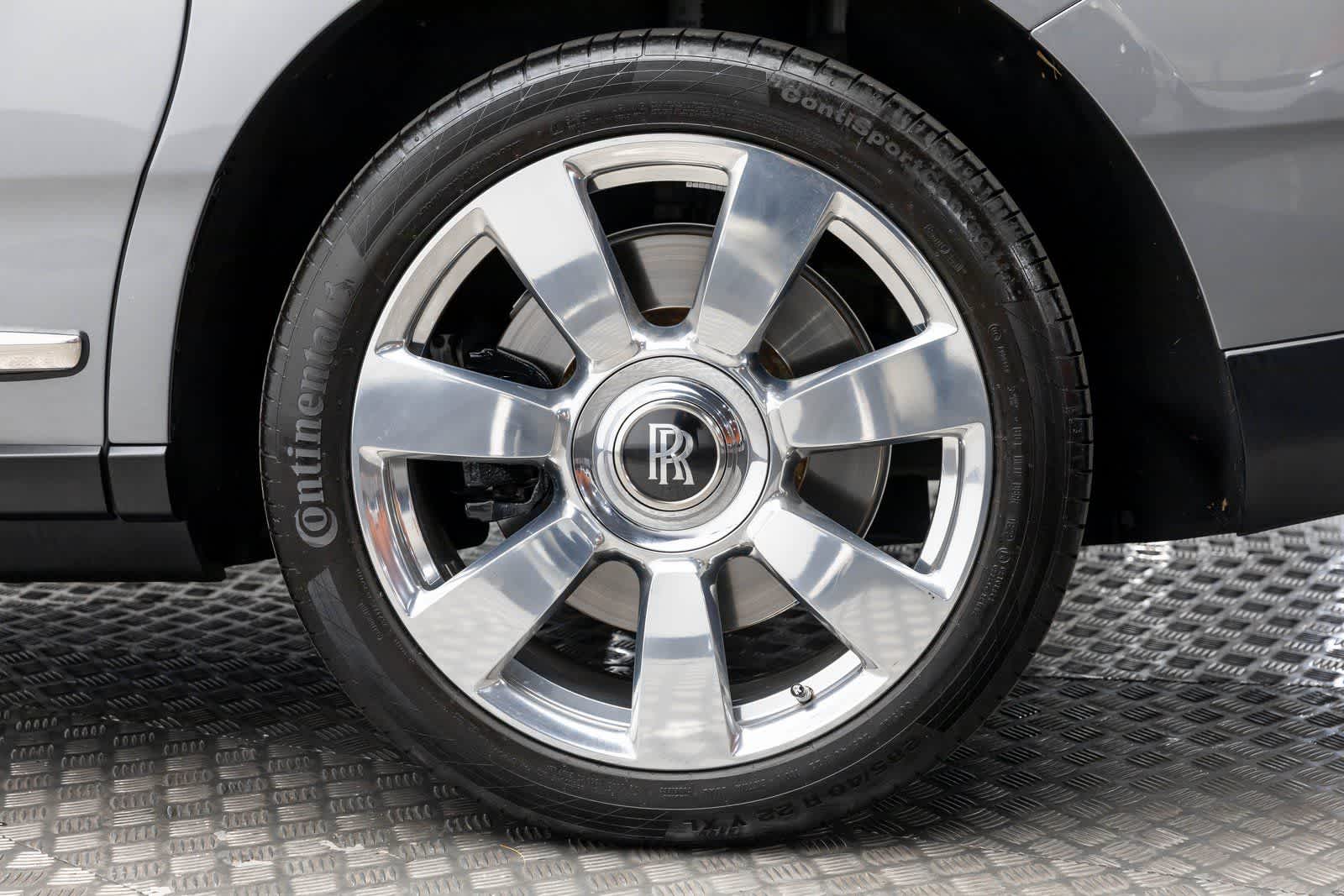 Thumbnail: 2022 Rolls-Royce Cullinan - 45