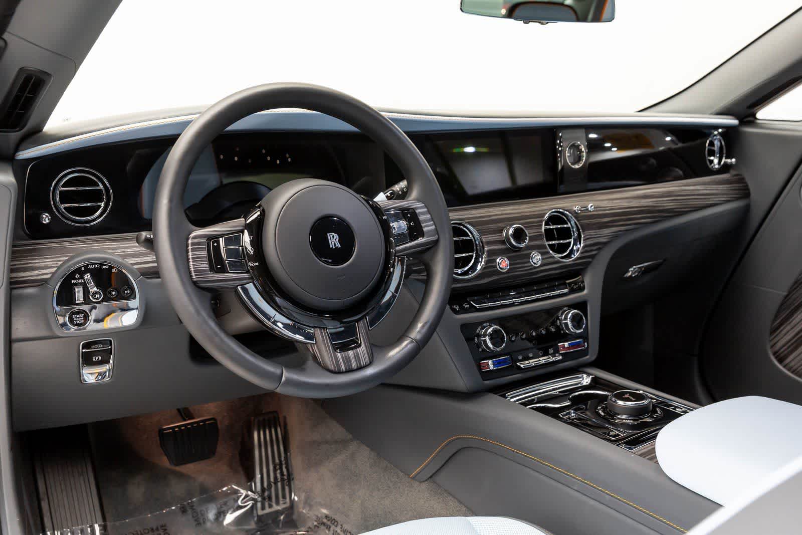 Thumbnail: 2024 Rolls-Royce Spectre - 2