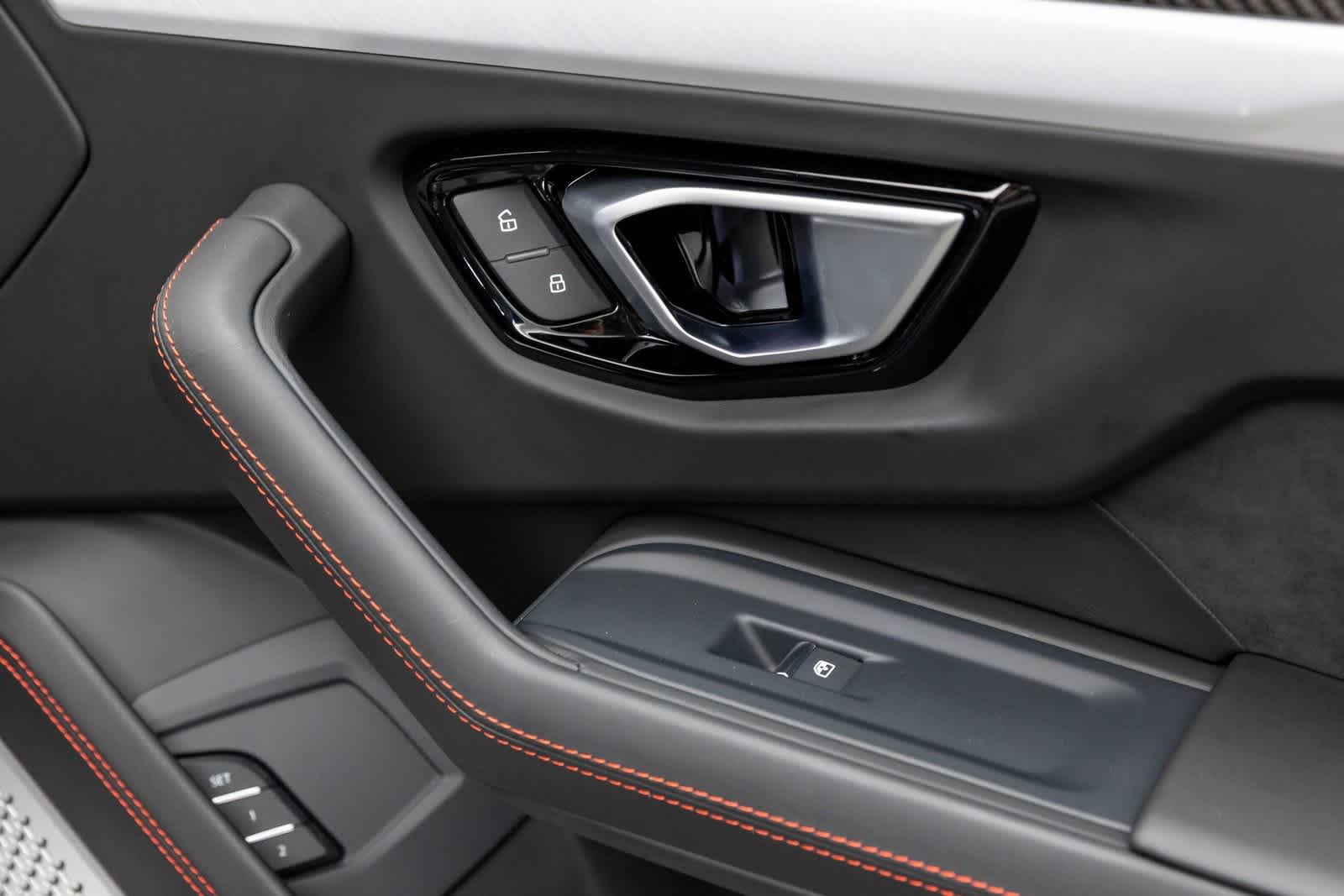 Thumbnail: 2020 Lamborghini Urus - 50