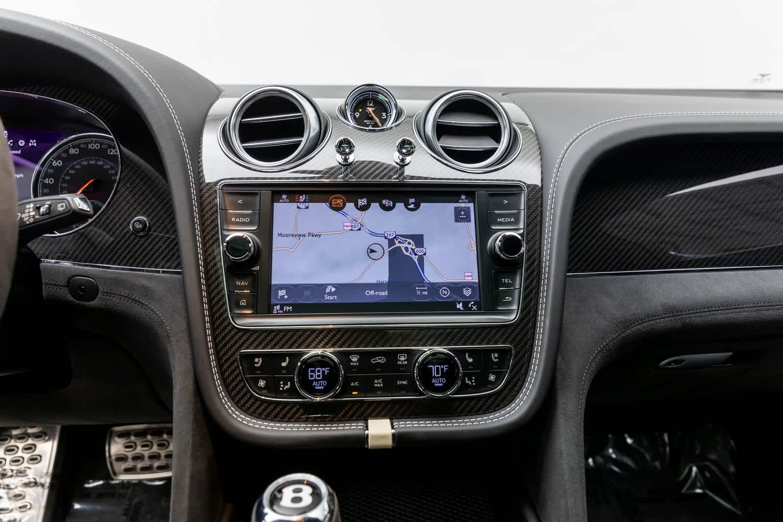 Thumbnail: 2020 Bentley Bentayga - 10