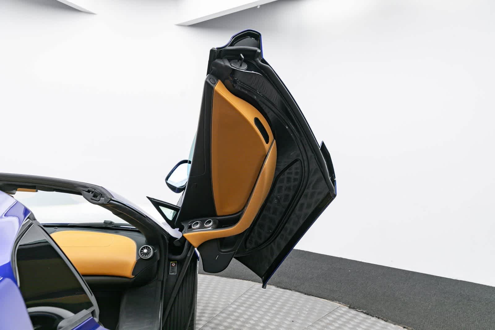 Thumbnail: 2015 Mclaren  - 33