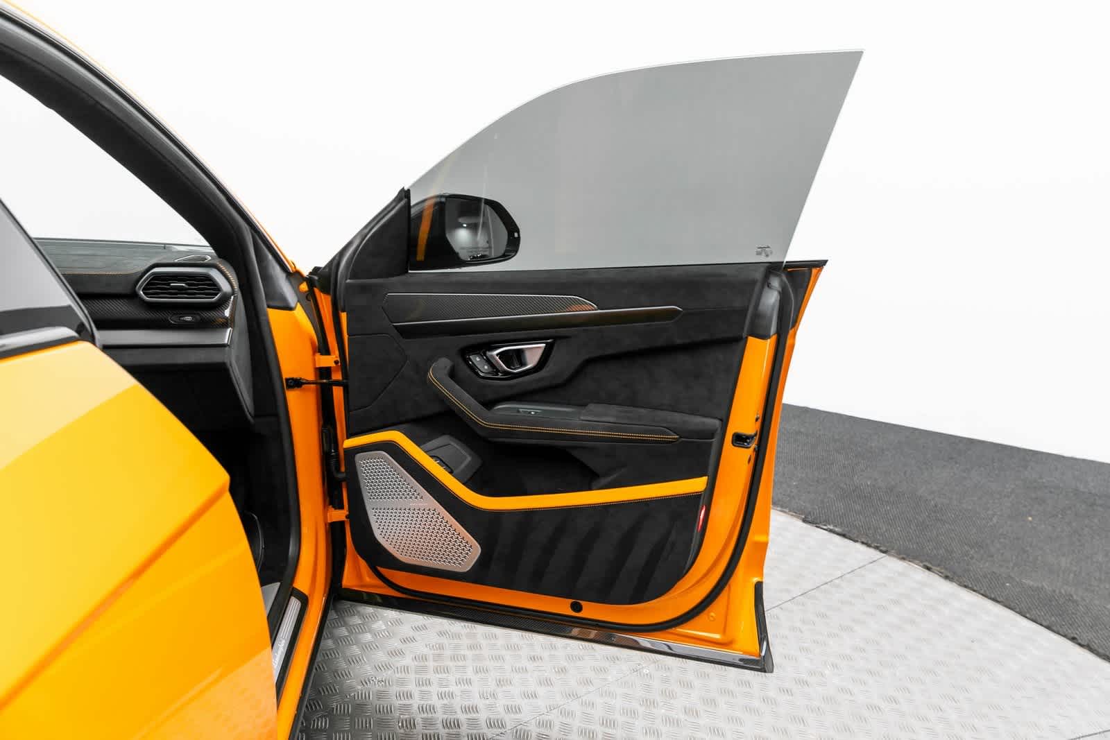 Thumbnail: 2024 Lamborghini Urus - 44
