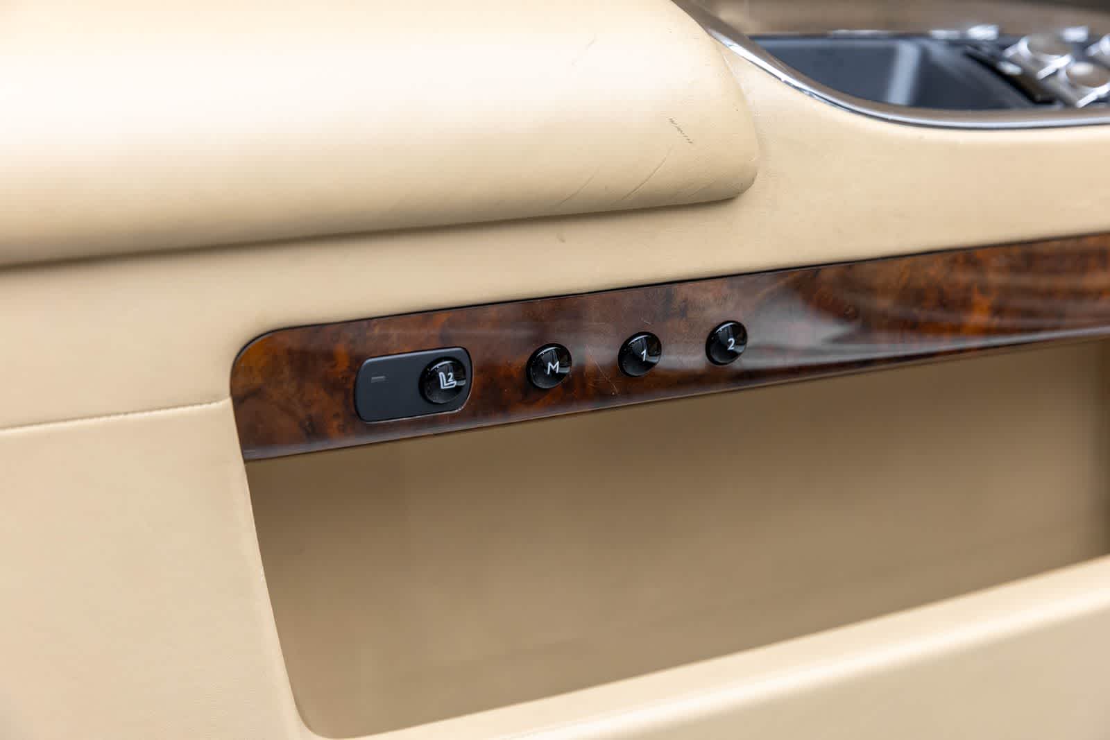 Thumbnail: 2011 Rolls-Royce Ghost - 8