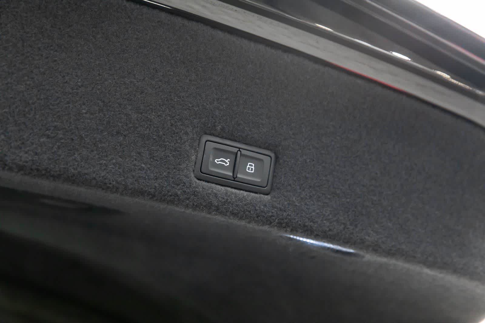 Thumbnail: 2022 Lamborghini Urus - 44