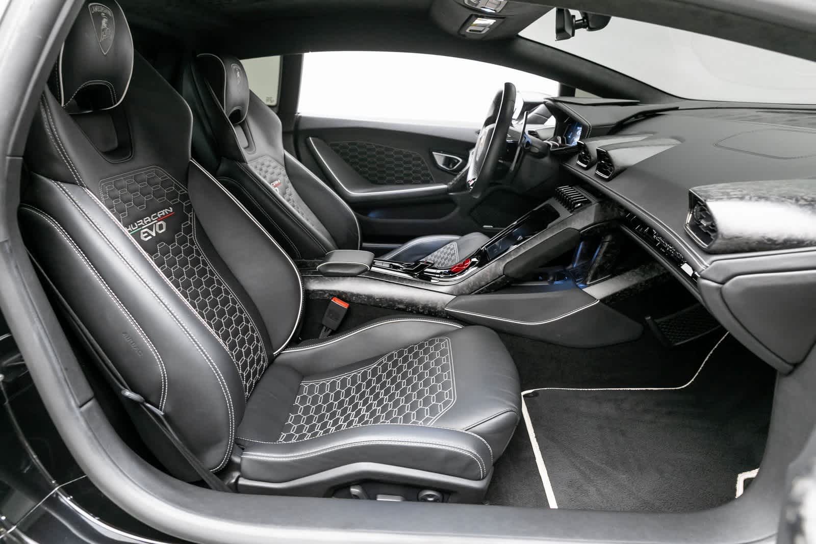 Thumbnail: 2022 Lamborghini Huracan - 12