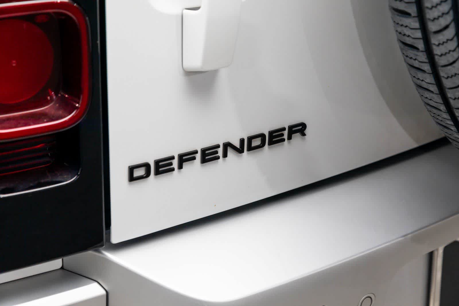 Thumbnail: 2025 Land Rover Defender - 7