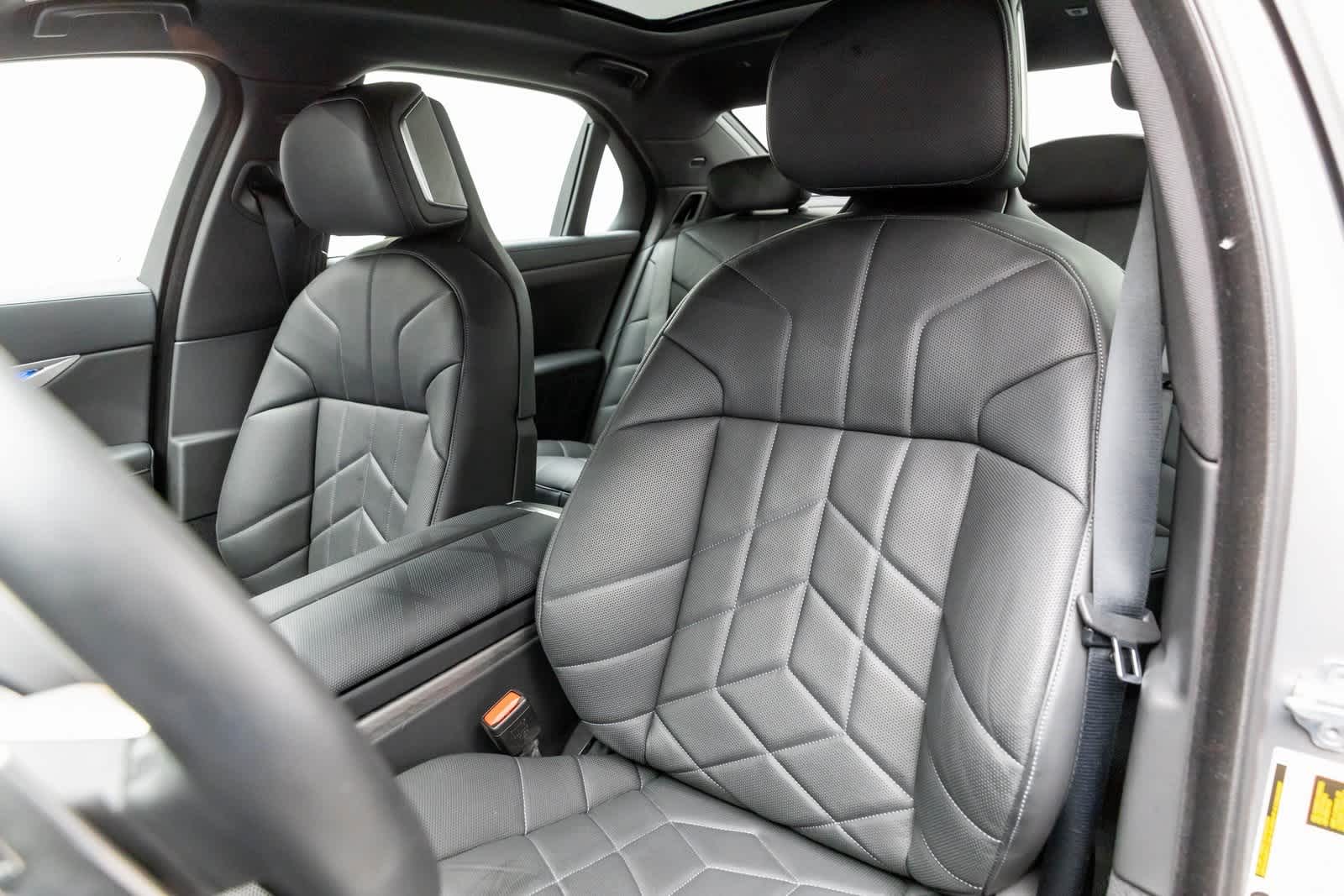 Thumbnail: 2024 BMW 7 Series - 12