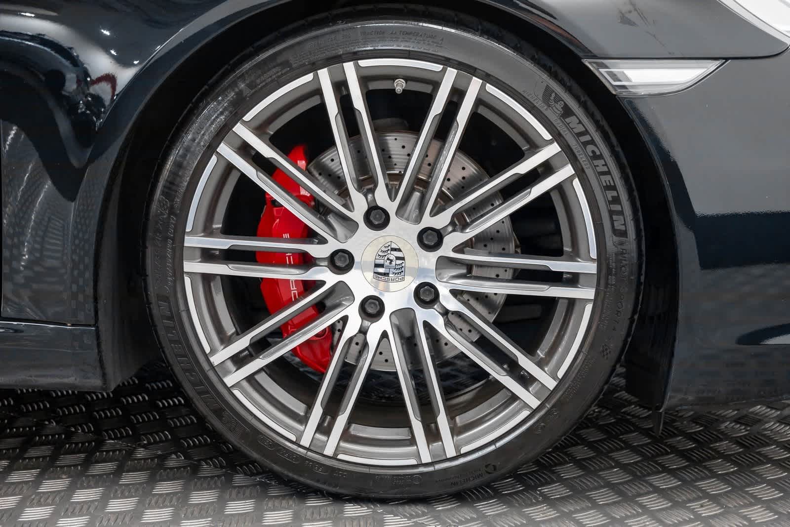 Thumbnail: 2015 Porsche 911 - 48