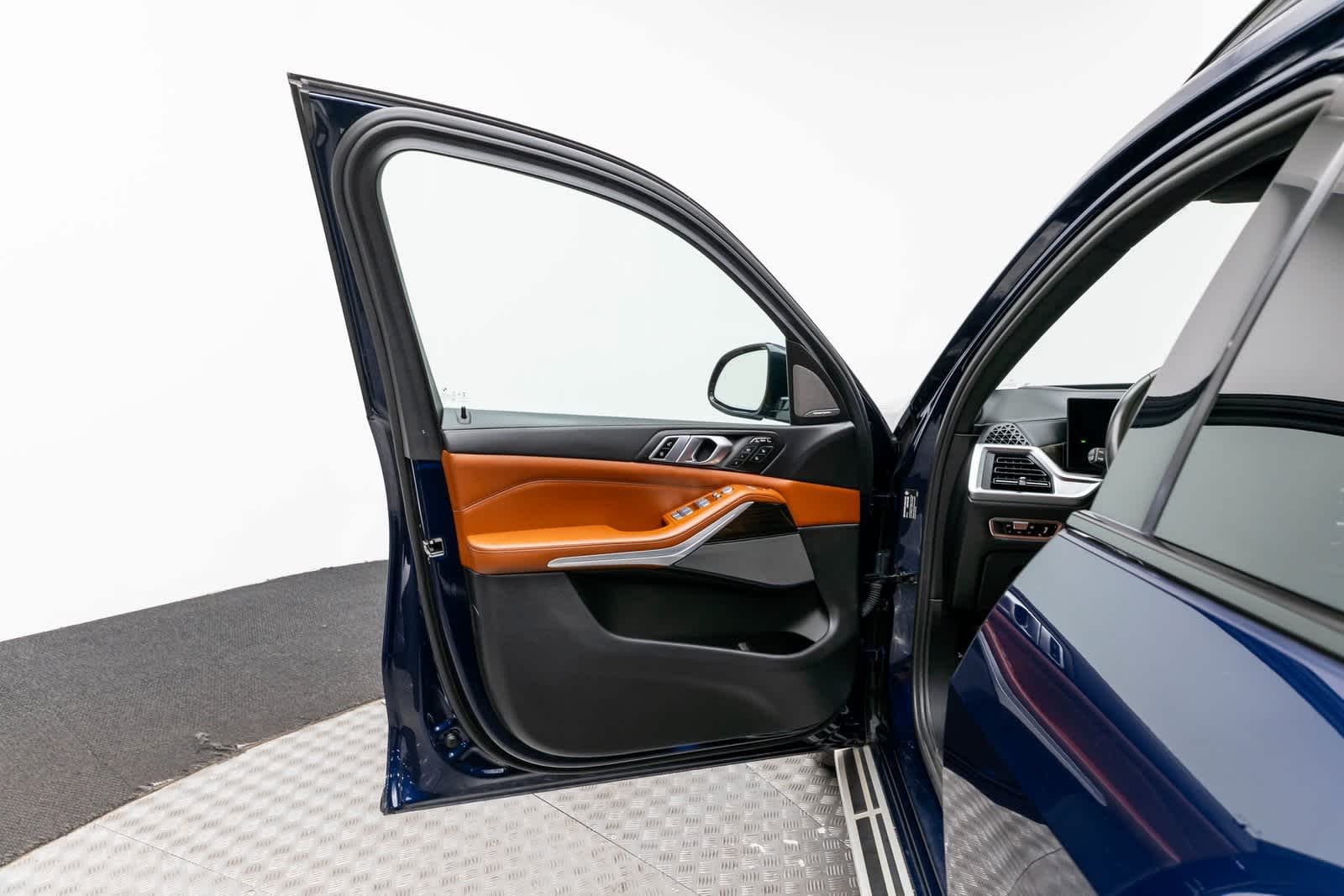 Thumbnail: 2023 BMW X7 - 29