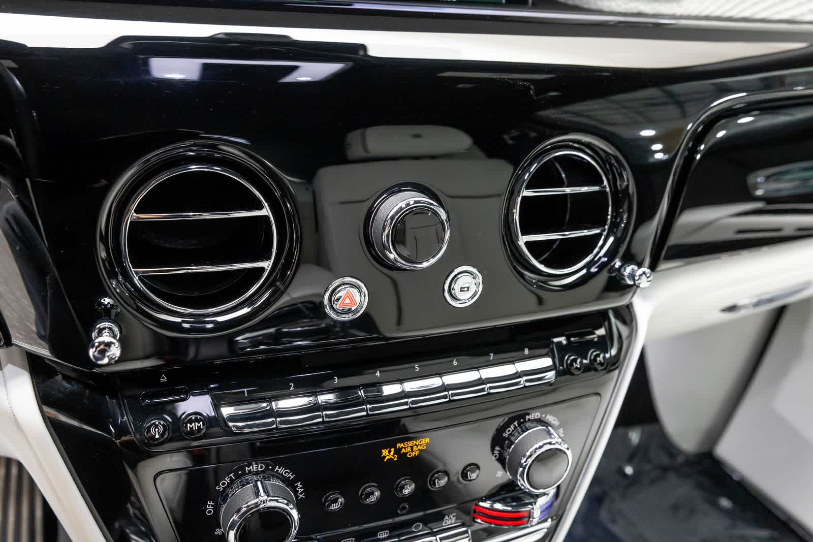 Thumbnail: 2020 Rolls-Royce Phantom - 27