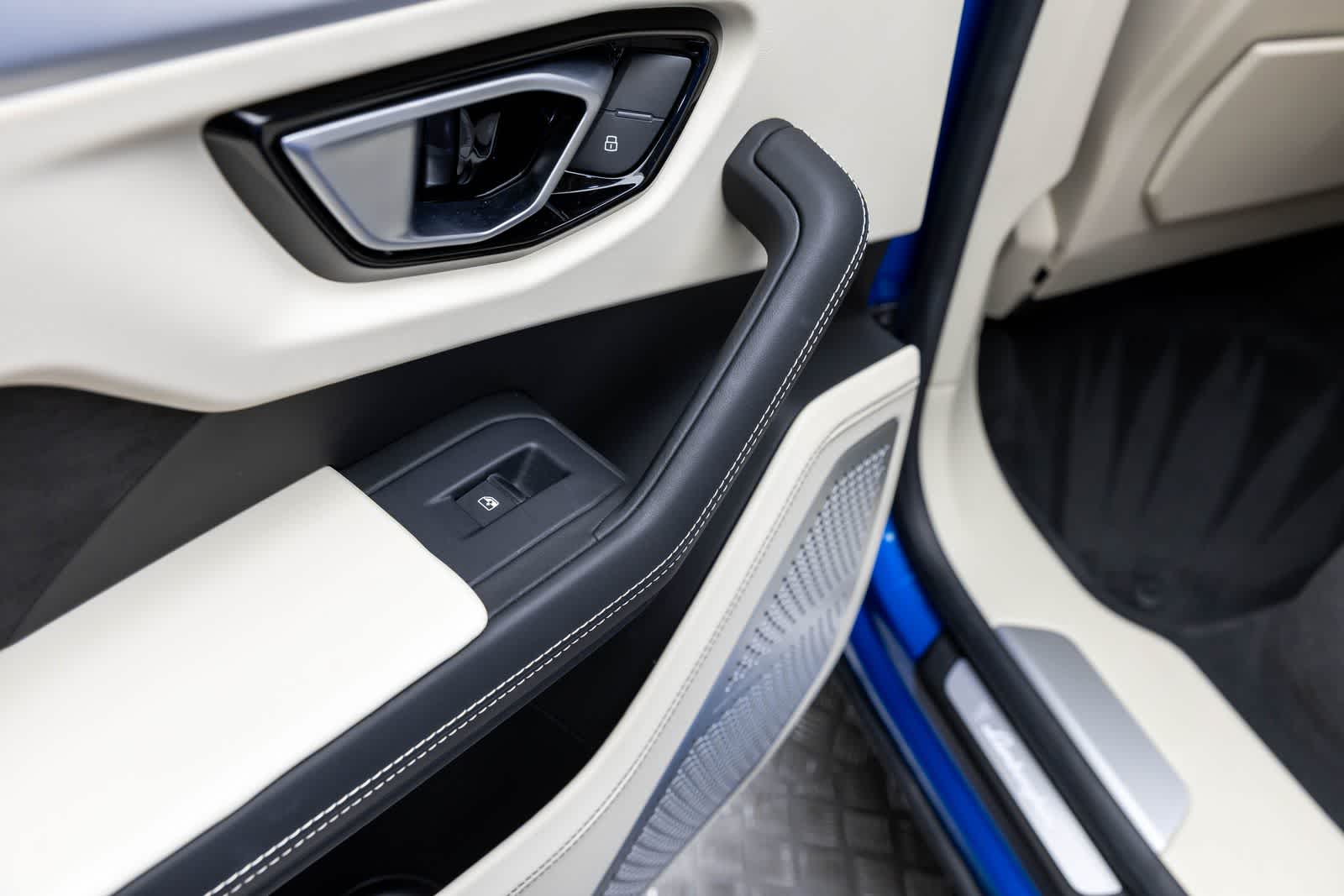 Thumbnail: 2019 Lamborghini Urus - 44