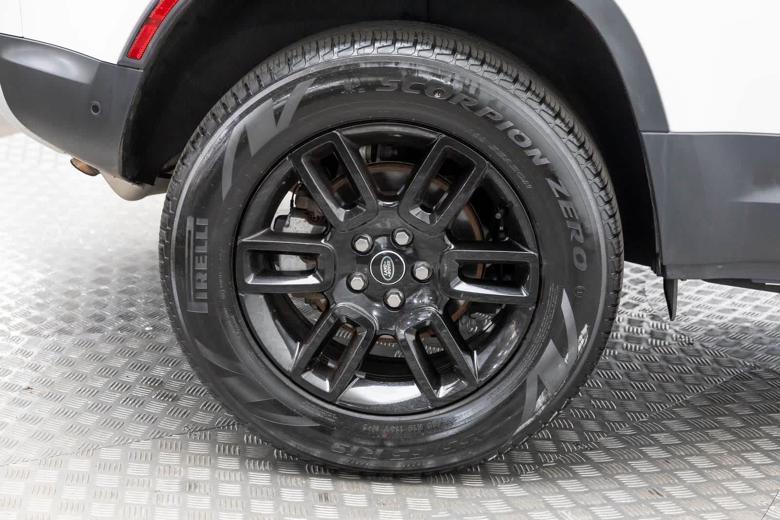 Thumbnail: 2025 Land Rover Defender - 44