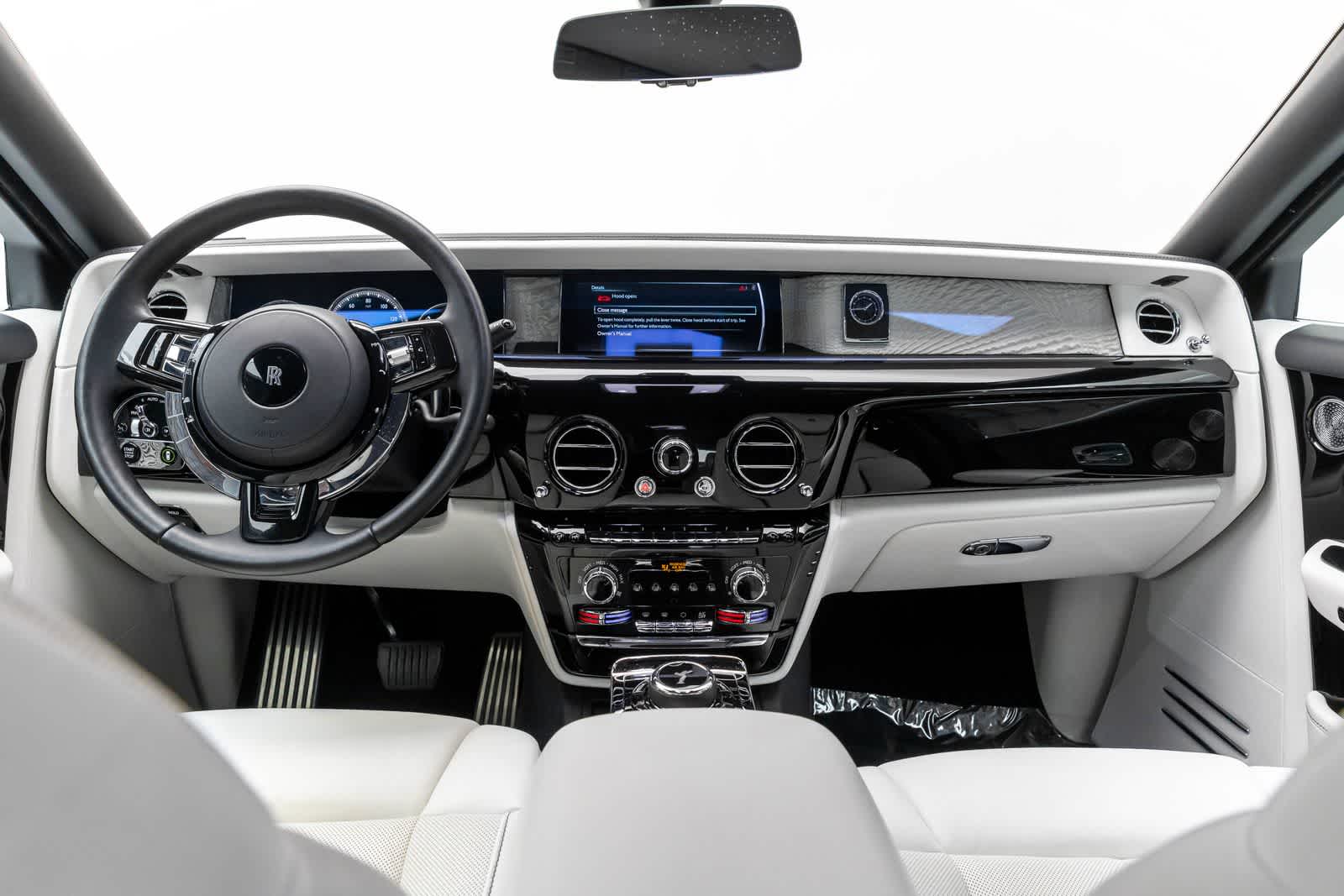 Thumbnail: 2020 Rolls-Royce Phantom - 9