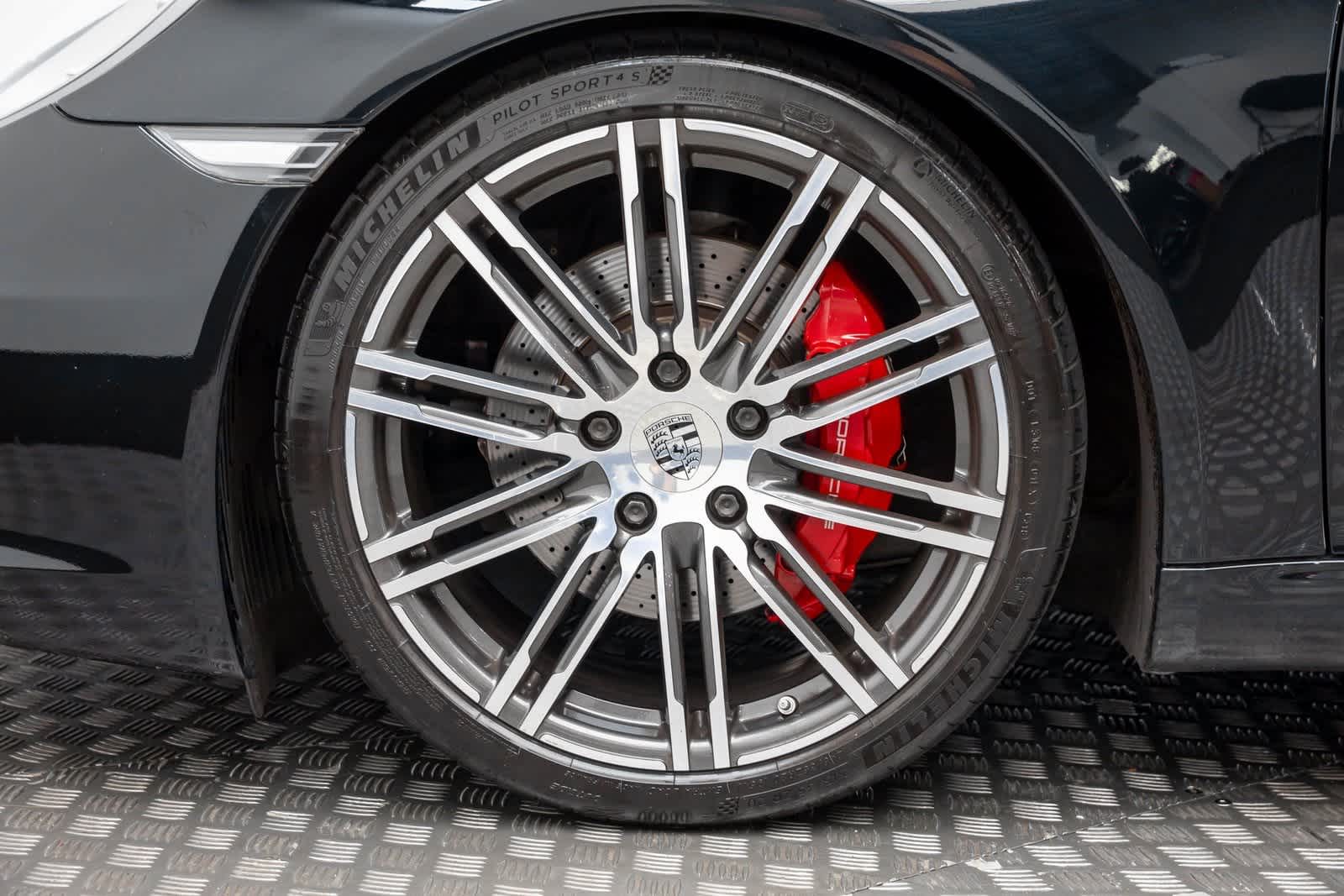 Thumbnail: 2015 Porsche 911 - 8