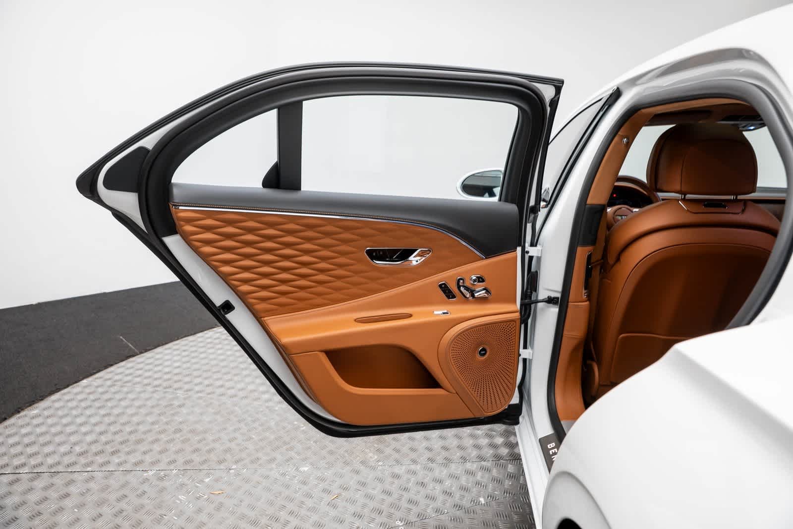 Thumbnail: 2023 Bentley Flying Spur - 42