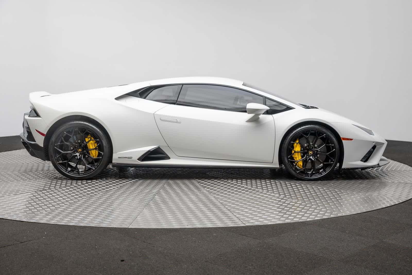 Thumbnail: 2022 Lamborghini Huracan - 50