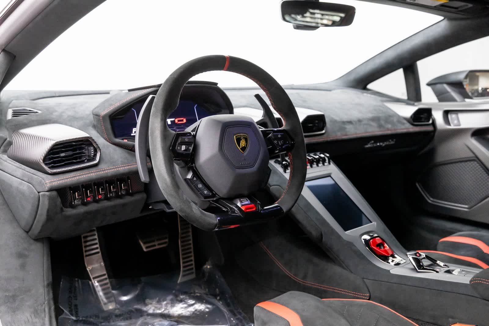 Thumbnail: 2022 Lamborghini Huracan - 2