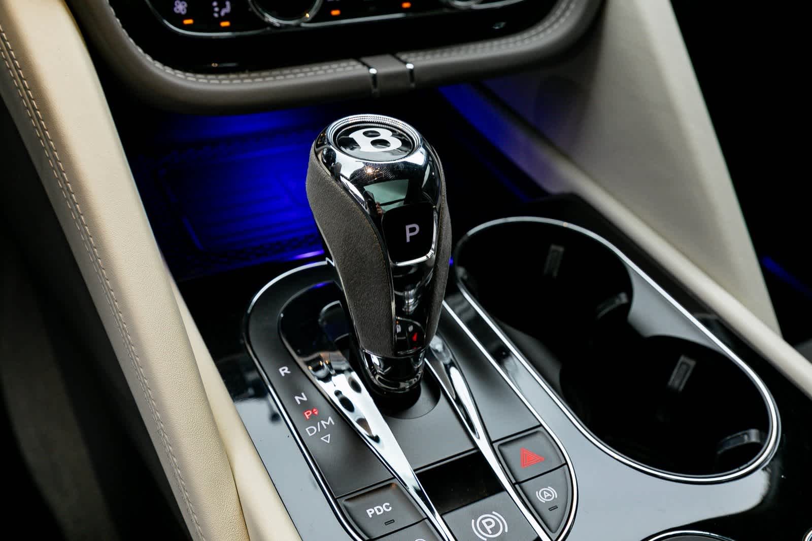 Thumbnail: 2022 Bentley Bentayga - 19