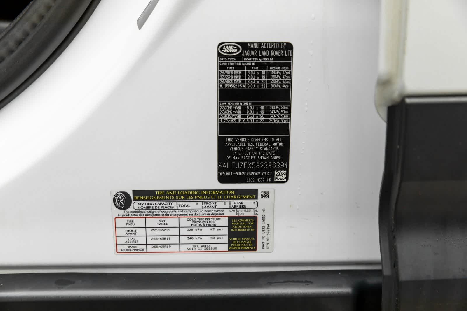 Thumbnail: 2025 Land Rover Defender - 21