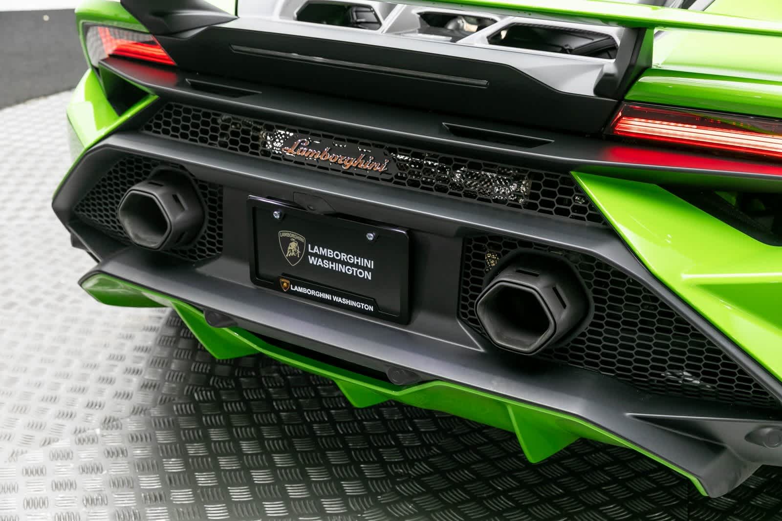 Thumbnail: 2023 Lamborghini Huracan - 33
