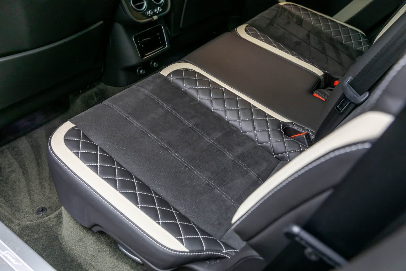 Thumbnail: 2020 Bentley Bentayga - 41