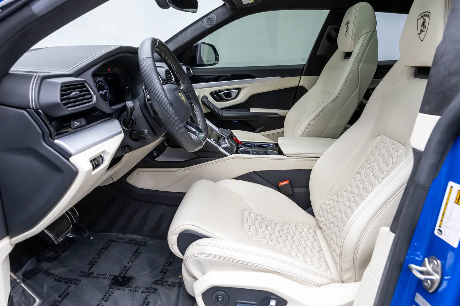 Thumbnail: 2019 Lamborghini Urus - 10