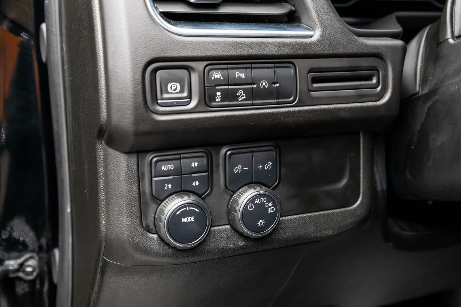 Thumbnail: 2024 Chevrolet Suburban - 27