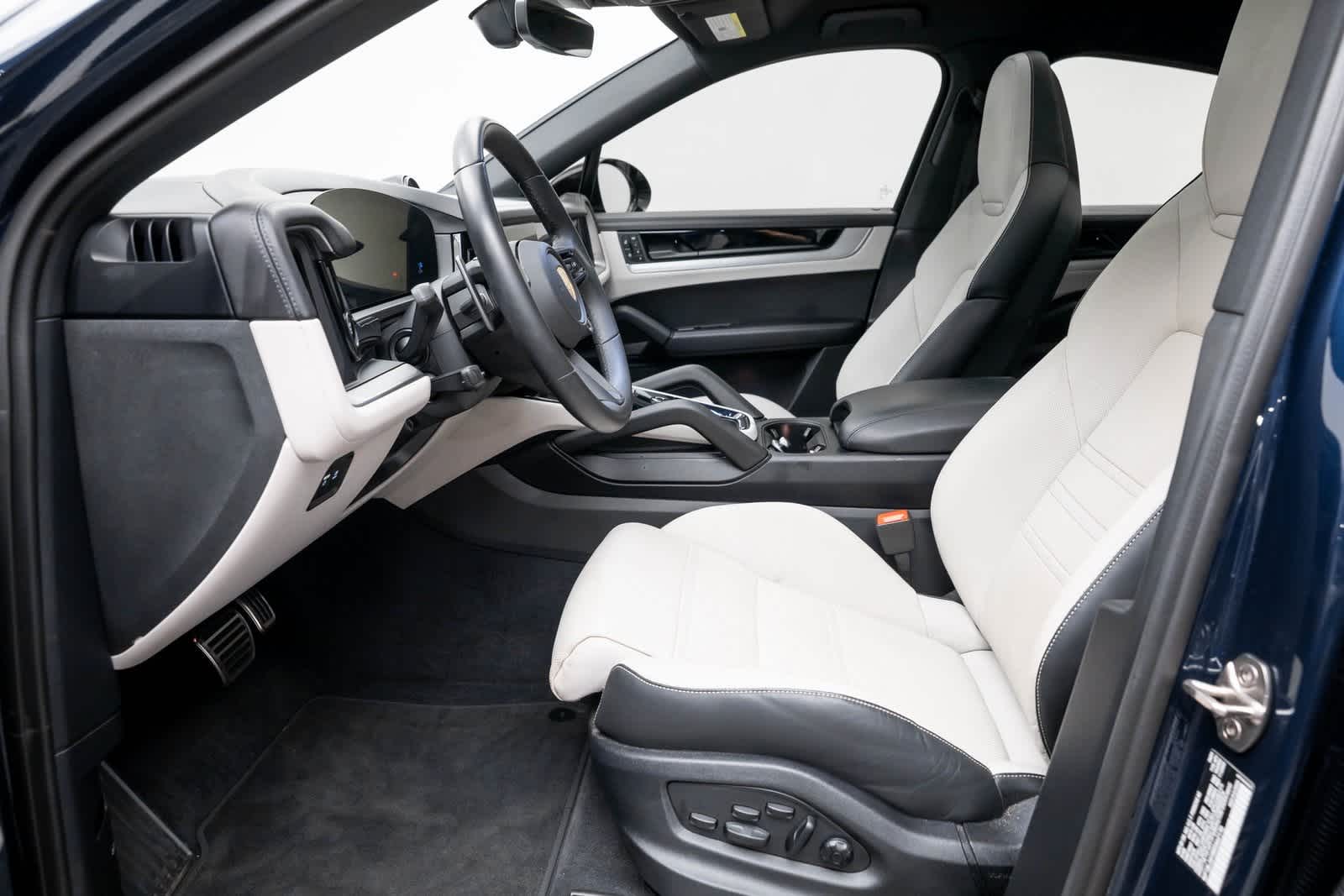 Thumbnail: 2024 Porsche  - 10