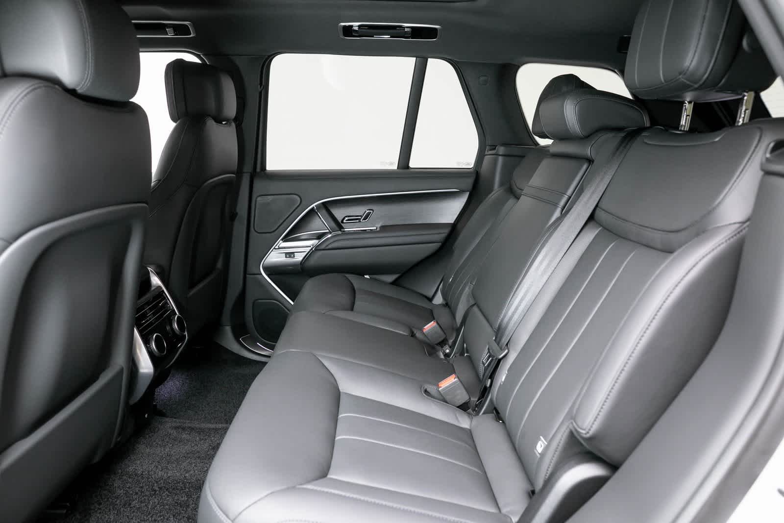 Thumbnail: 2025 Land Rover Range Rover - 13