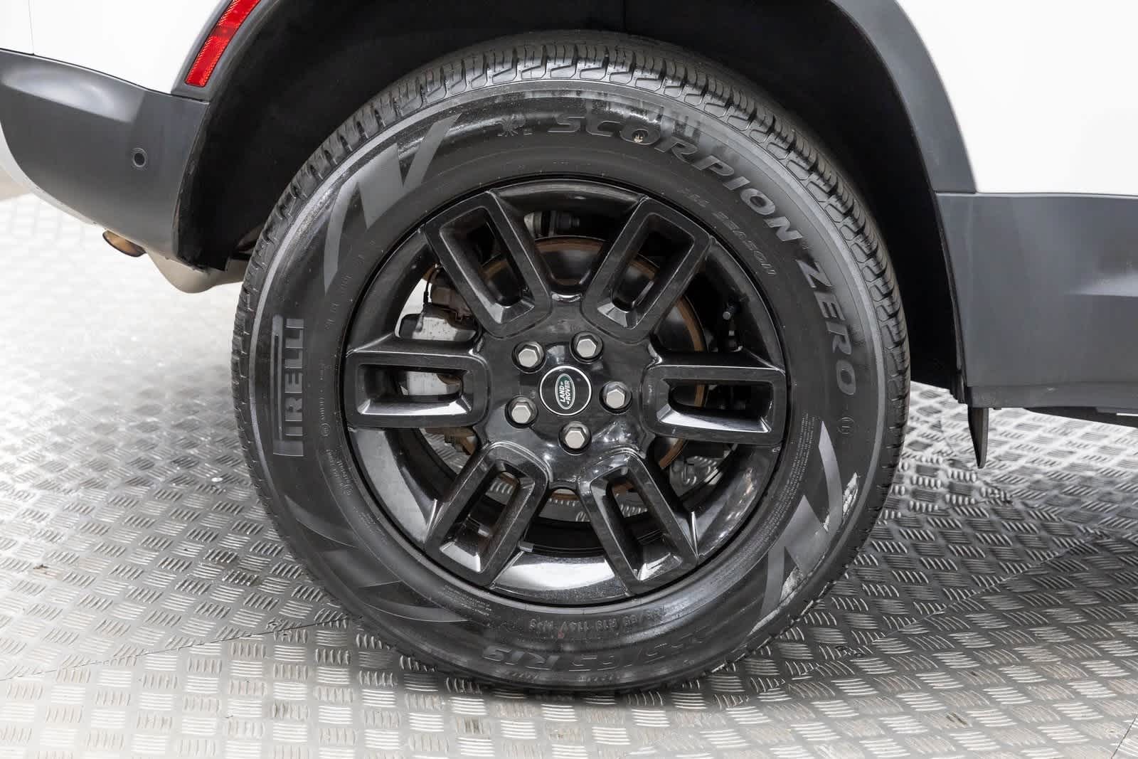 Thumbnail: 2025 Land Rover Defender - 44