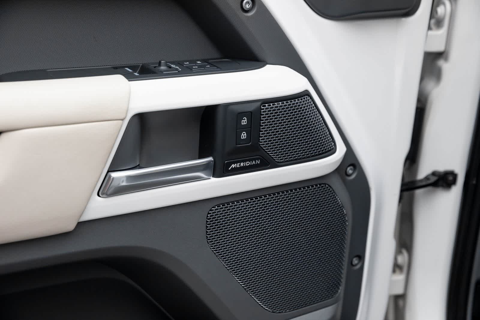 Thumbnail: 2023 Land Rover Defender - 25