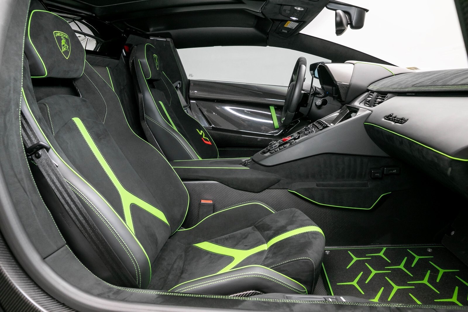 2021 Lamborghini Aventador SVJ 10
