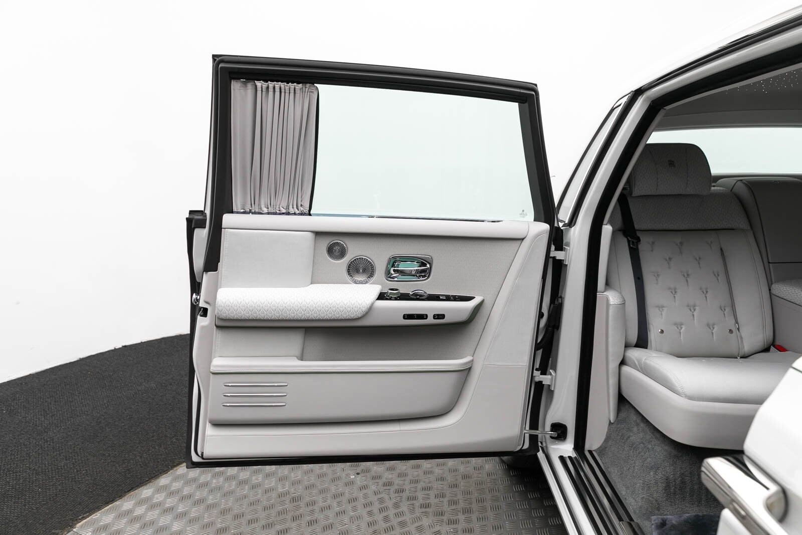 Thumbnail: 2024 Rolls-Royce Phantom - 47