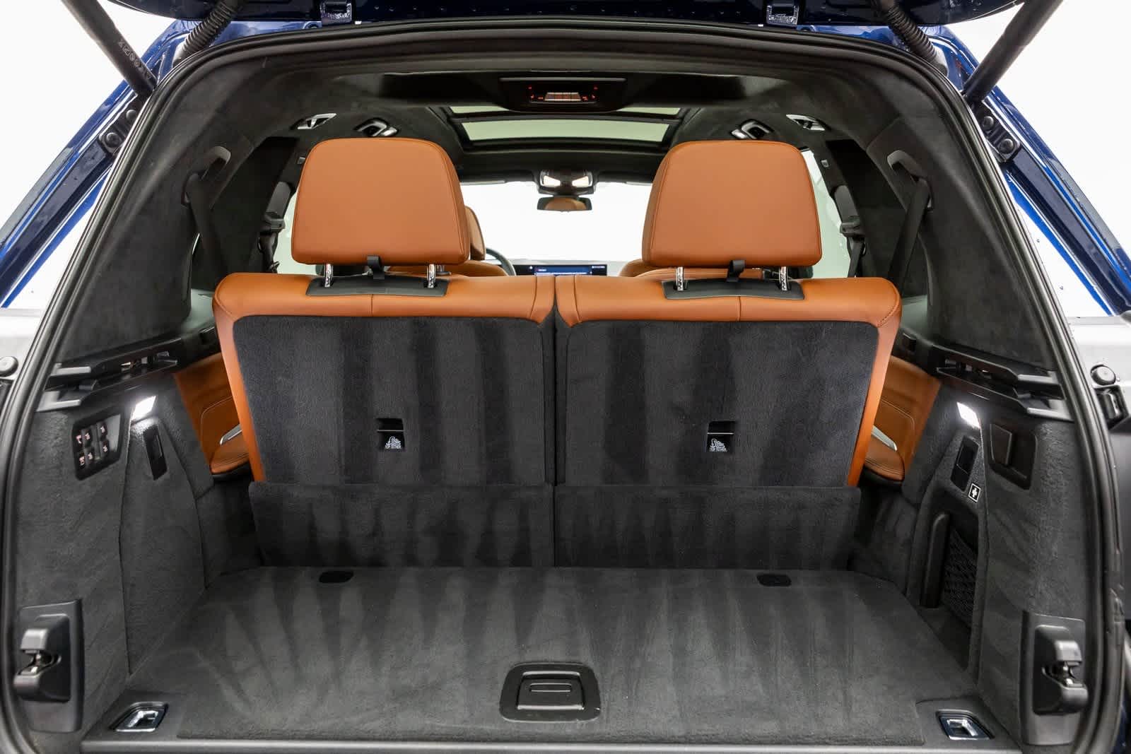 Thumbnail: 2023 BMW X7 - 26