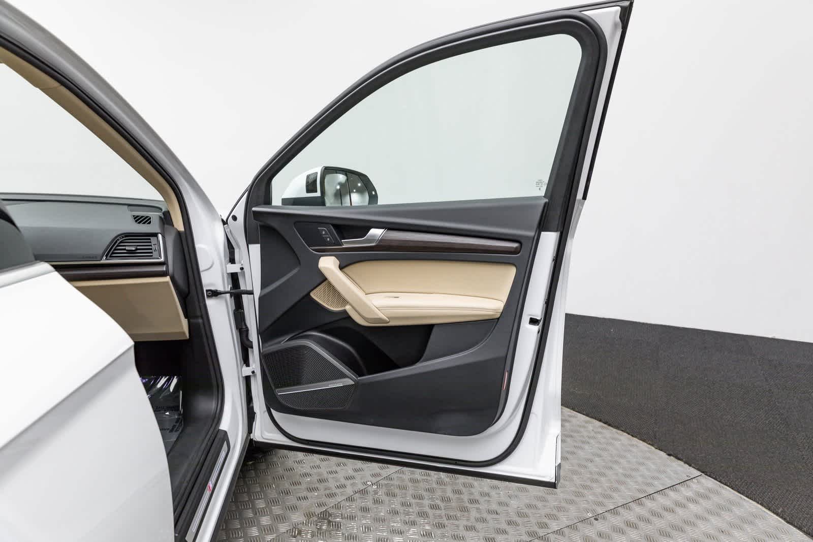 Thumbnail: 2024 Audi Q5 - 41