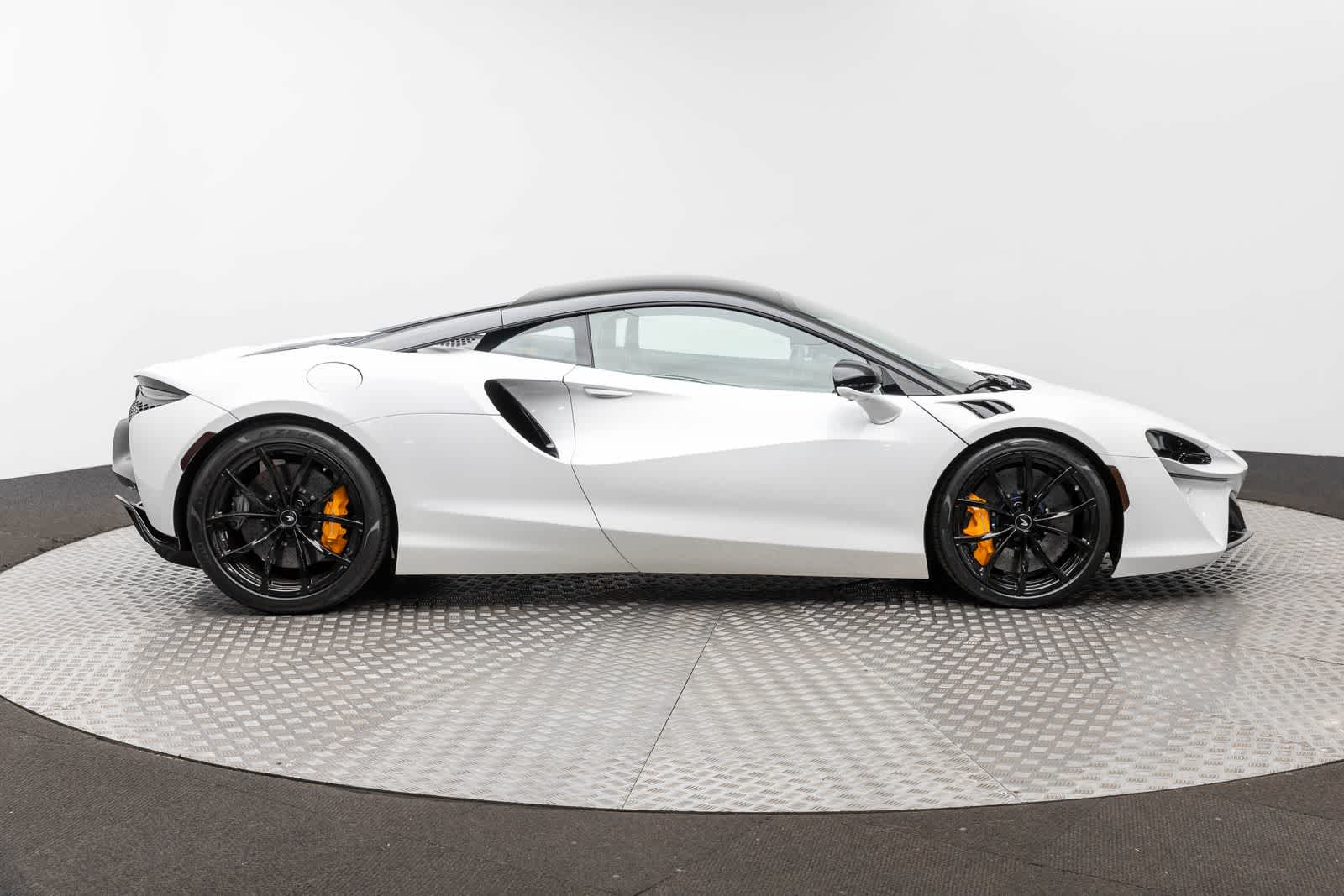 Thumbnail: 2023 Mclaren Artura - 37