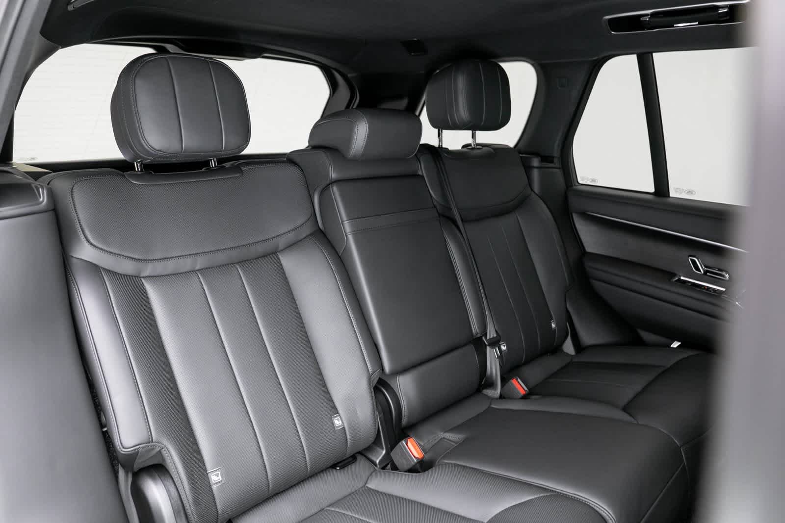 Thumbnail: 2025 Land Rover Range Rover - 15