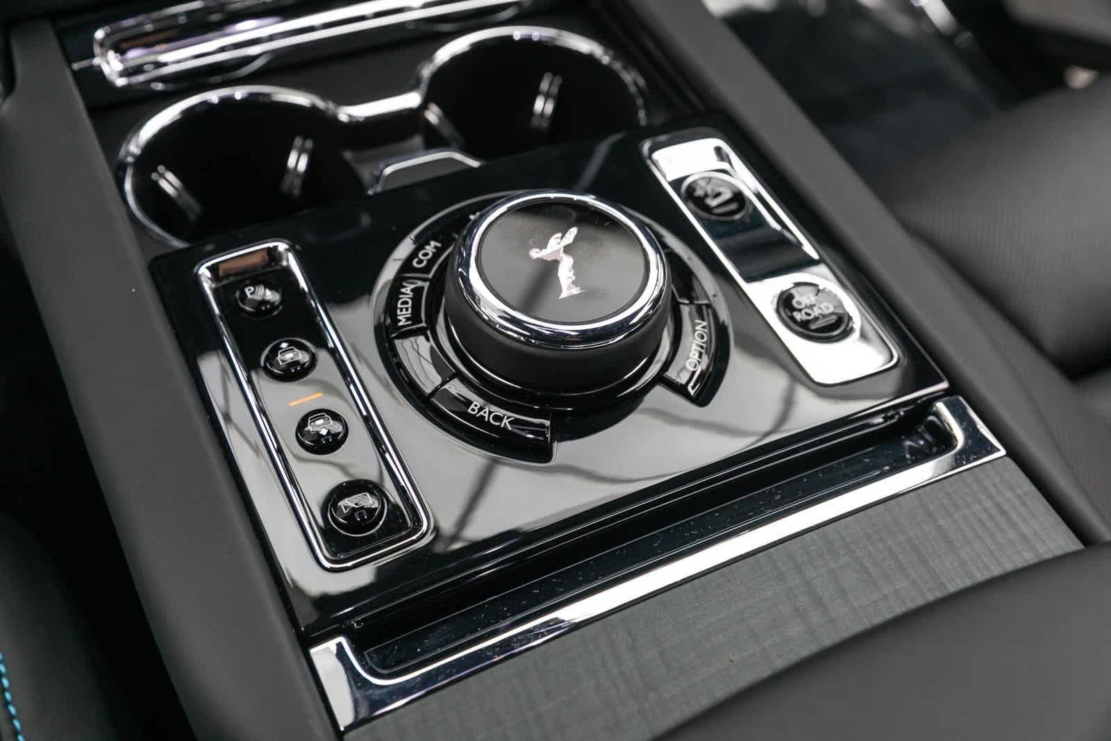 Thumbnail: 2022 Rolls-Royce Cullinan - 25