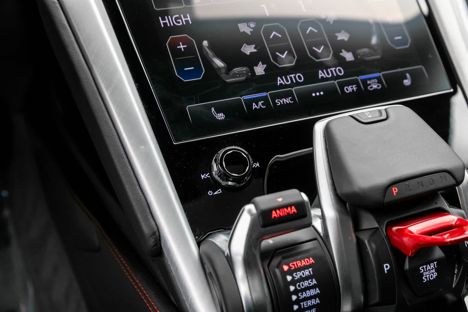 2021 Lamborghini Urus S 32