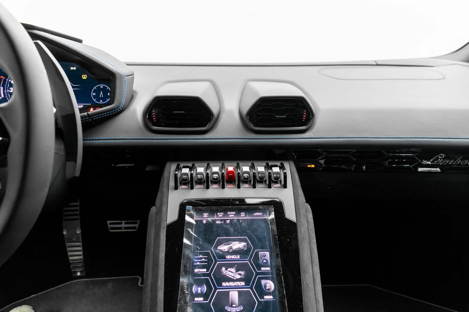 Thumbnail: 2024 Lamborghini Huracan - 10