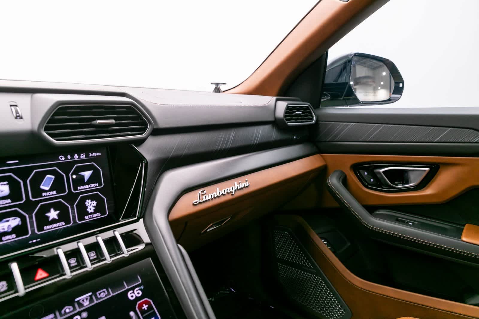 Thumbnail: 2022 Lamborghini Urus - 41