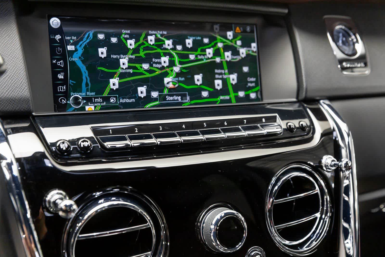 Thumbnail: 2022 Rolls-Royce Cullinan - 24