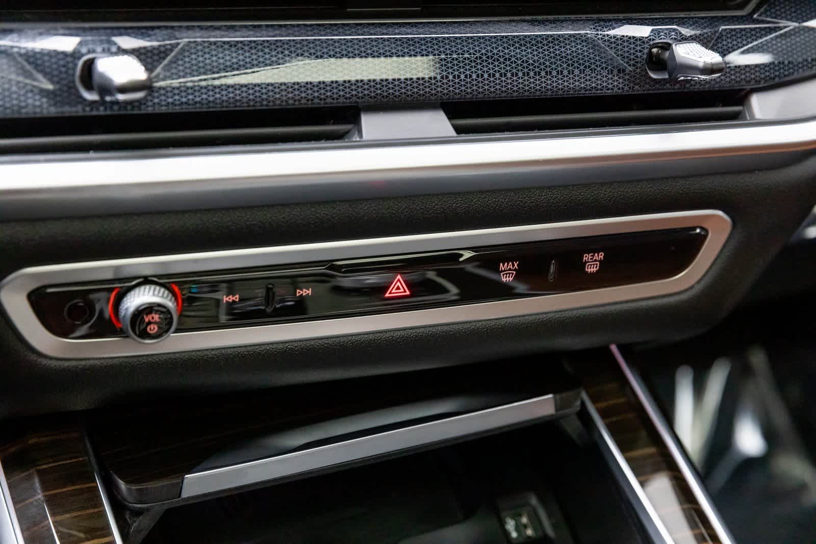 Thumbnail: 2023 BMW X7 - 40