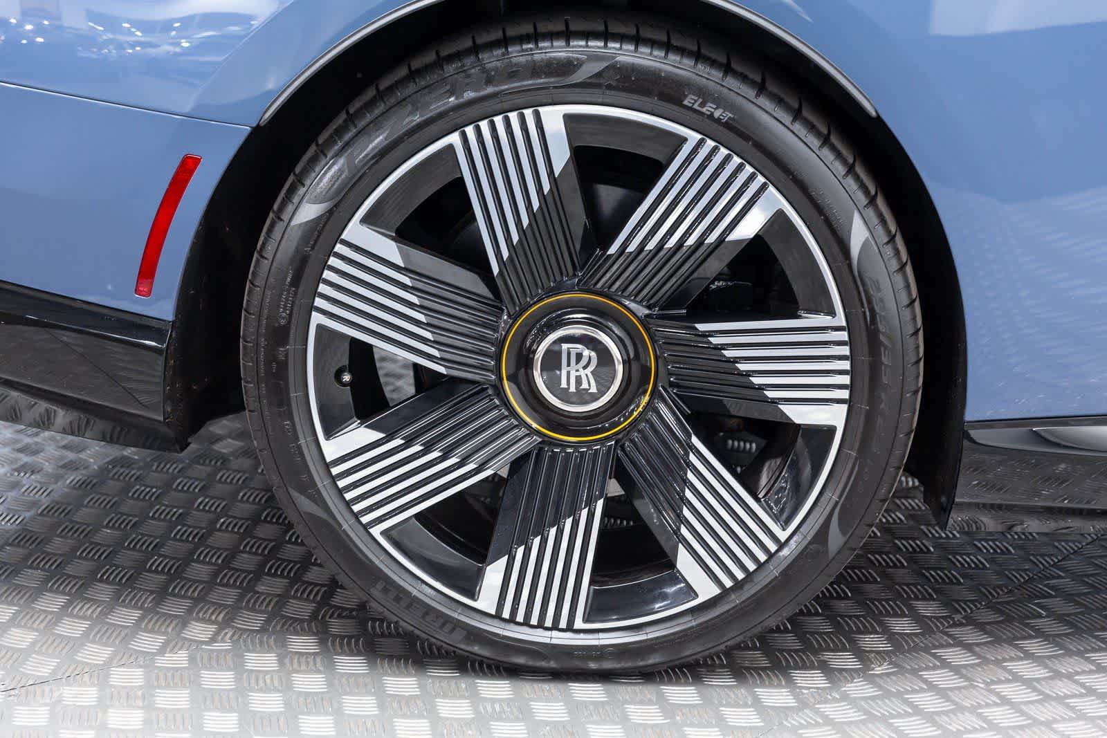 Thumbnail: 2024 Rolls-Royce Spectre - 42